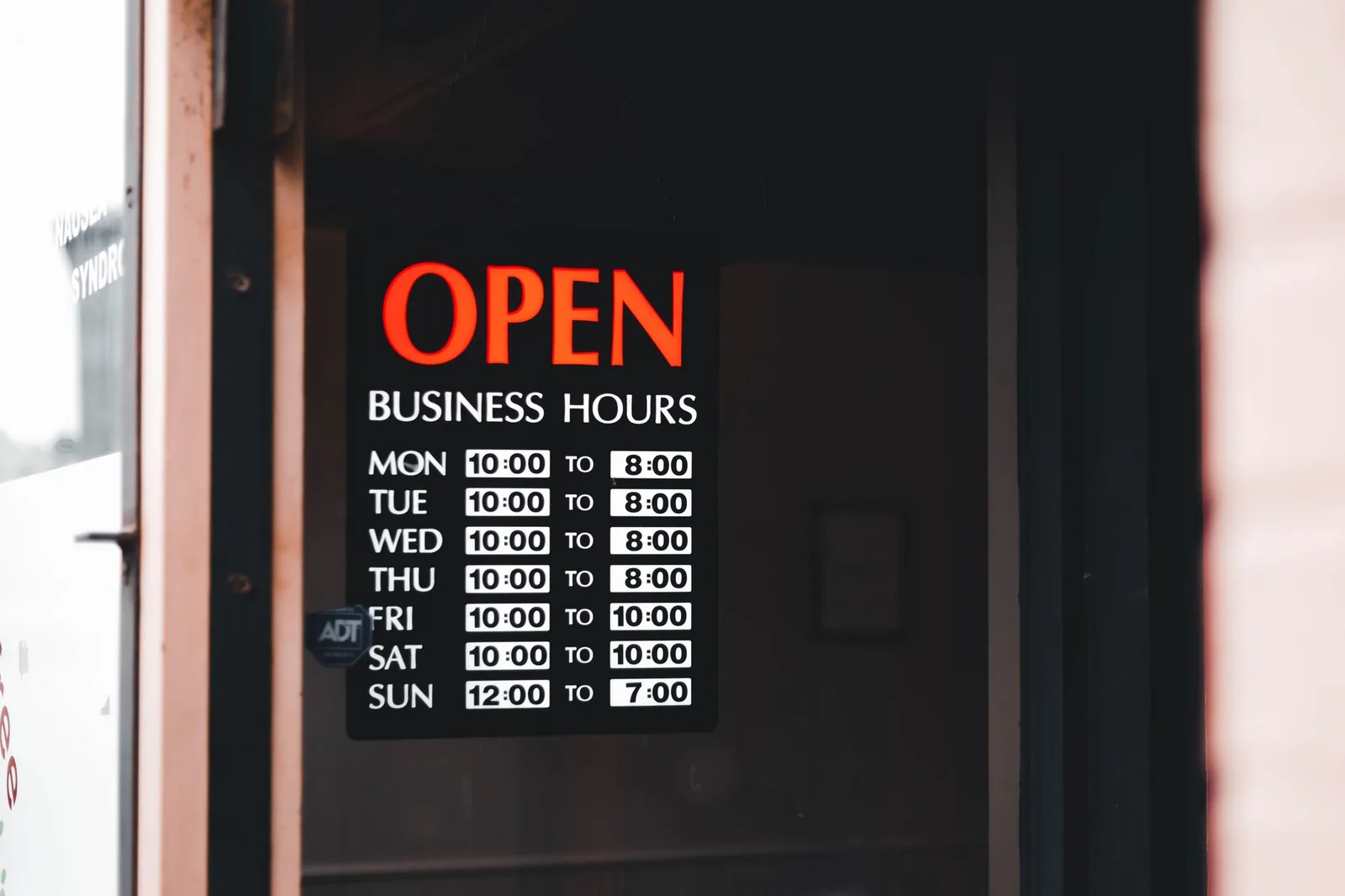 Retail Store Cleaning Schedule - Enhance Efficiency e Image